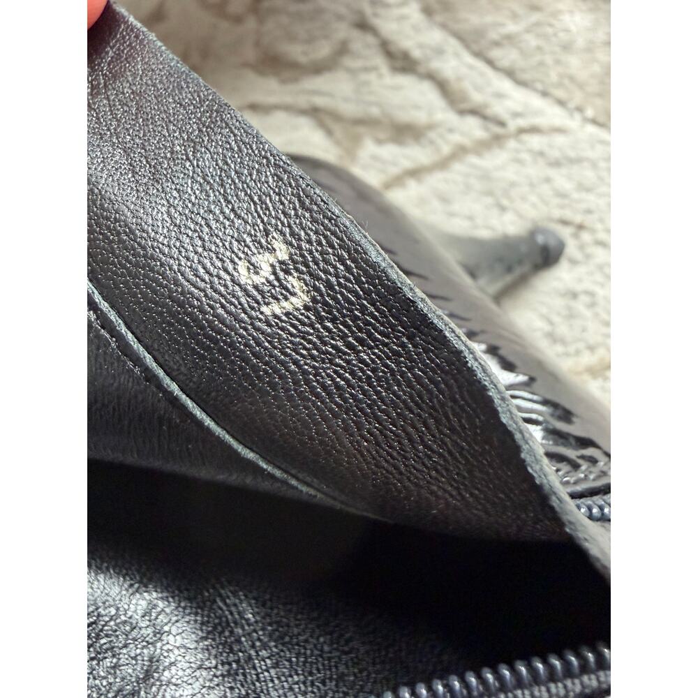 Prada Black Crinkled Patent Leather Kitten Heel Ankle Bootie Boot EU 37 US 6.5 - Picture 7 of 9